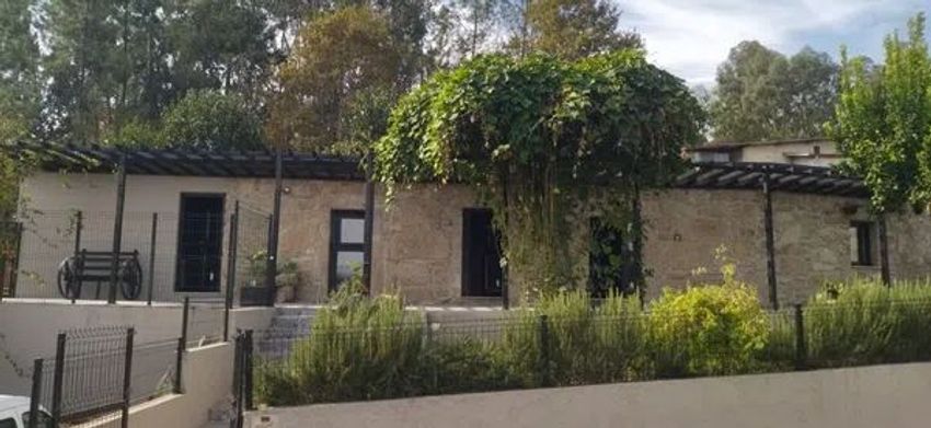 Excelente Moradia Independente T3 em Pedra com Jardim, Sabariz - Vila Verde!