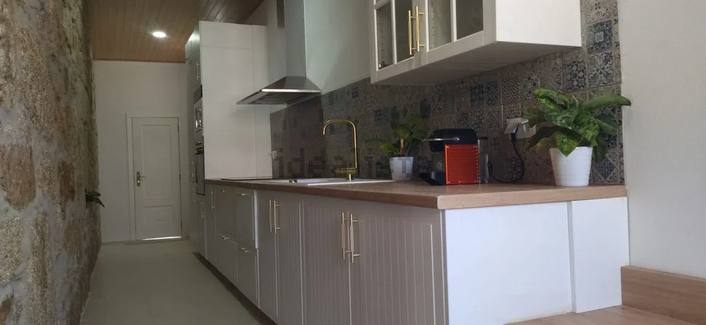 Excelente Moradia Independente T3 em Pedra com Jardim, Sabariz - Vila Verde!