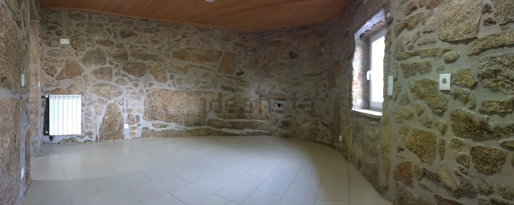 Excelente Moradia Independente T3 em Pedra com Jardim, Sabariz - Vila Verde!