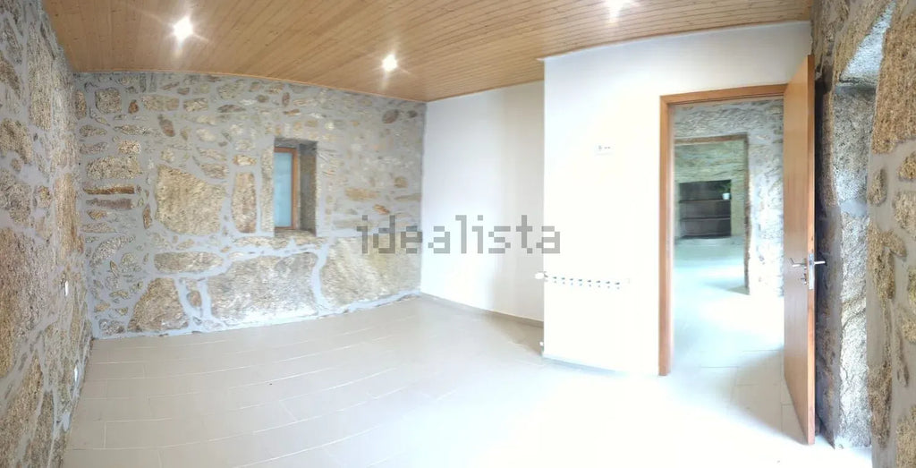 Excelente Moradia Independente T3 em Pedra com Jardim, Sabariz - Vila Verde!